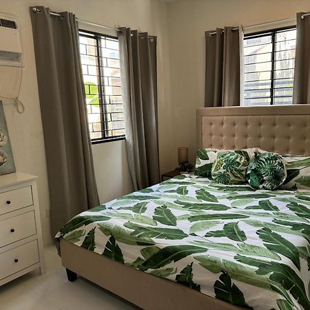 Home Away From Home. Bacolod Exteriör bild