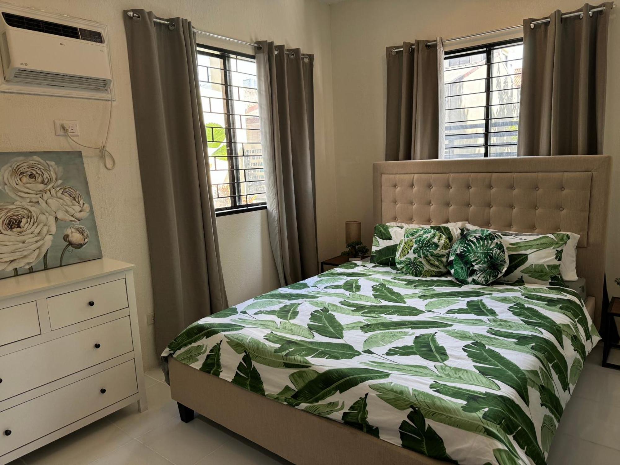 Home Away From Home. Bacolod Exteriör bild